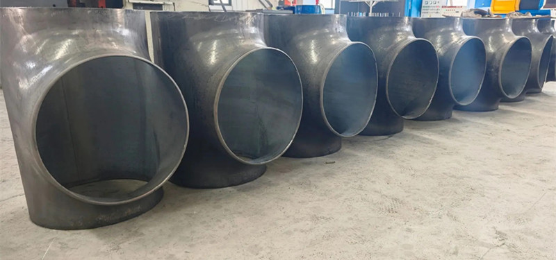 What are titanium pipe fittings used for?