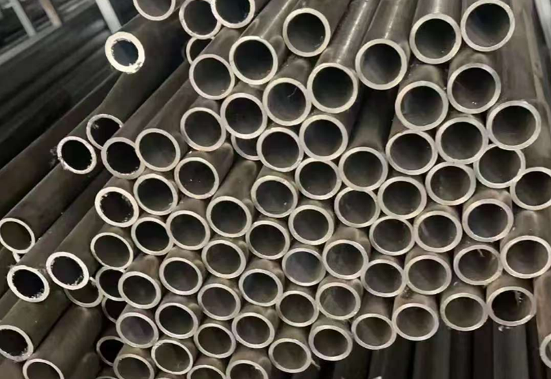 How to choose Titanium Alloys: Comparison and  Analysis of TA18 and TC4
