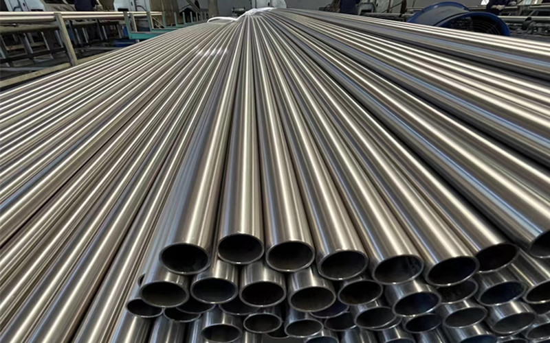 Welded Titanium Tubes vs. Seamless Titanium Tubes: How to Select